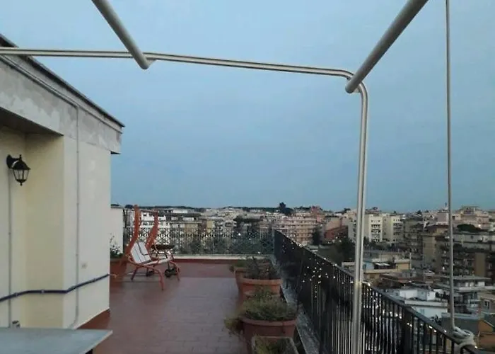Séjour chez l'habitant Stanza In Superattico, Terrazzato, Luminoso, Accogliente, Bagno Privato