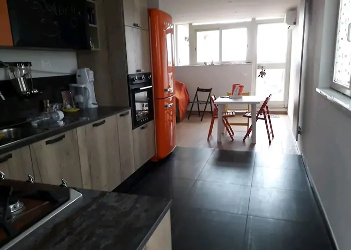 Séjour chez l'habitant Stanza In Superattico, Terrazzato, Luminoso, Accogliente, Bagno Privato